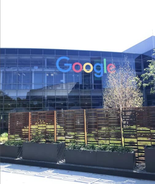 Framsidan på Googles huvudkvarter i San Fransisco